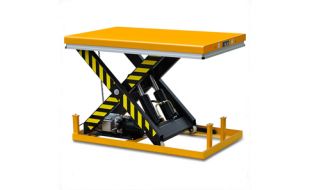 楼层间货物传输，液压提升机提升餐饮效率