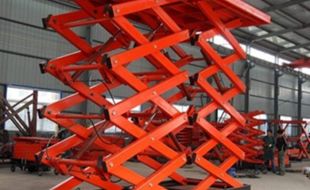 稳定可靠的液压提升机定制服务于木材加工行业